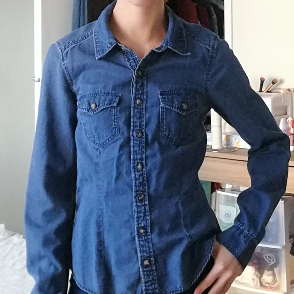 💛[3/$15] H&M Denim Button Up Shirt - Picture 7 of 7